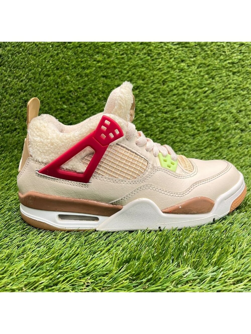 Nike Air Jordan 4 Retro Wild Things Girl Size 6Y Beige Basketball Shoes Sneakers